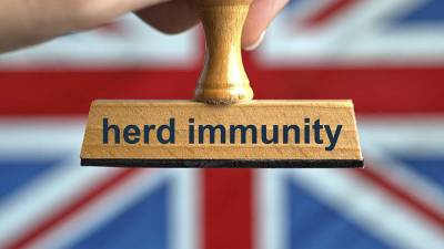 В Британии могут разрешить вакцинацию школьников от коронавируса