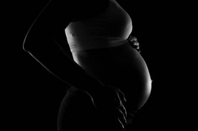 Рэпер из США выложил в Сеть фото с "беременным" животом