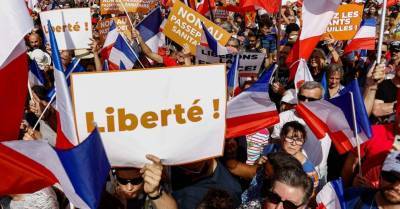 На протесты против ковидных мер во Франции вышли 140 тысяч человек