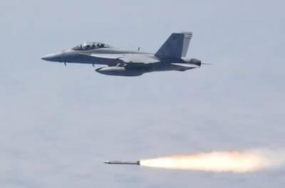ВМС США запустят в производство ракету повышенной дальности AARGM