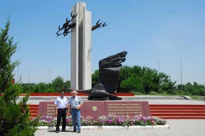Российская диаспора Узбекистана отмечает сороковины легендарного Серго Сутягина