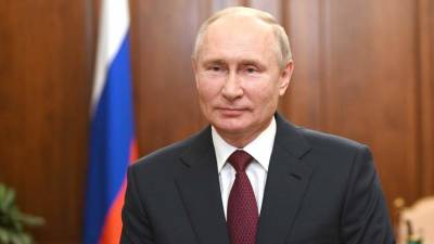 Путин поздравил работников нефтегазовой промышленности с праздником