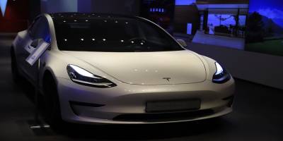 Tesla представит новую версию FSD —функции условно полного автопилота