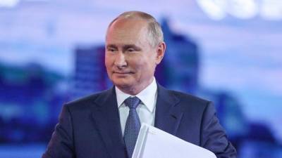 Путин поздравил с праздником работников и ветеранов нефтегазовой промышленности
