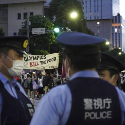 Акция протеста противников олимпийского движения проходит в Токио