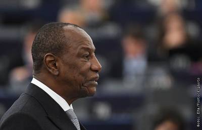 Главарь мятежников в Гвинее подтвердил арест президента страны
