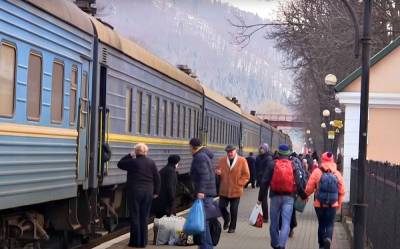 В Украине могут отменить пригородные "электрички": что предлагают взамен пассажирам