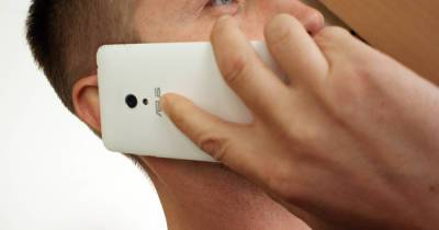Инфекционист: На корпусе смартфона может находиться в 18 раз больше бактерий, чем на ободке унитаза