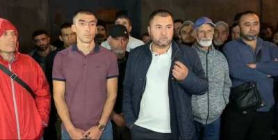 Задержанных под зданием ФСБ РФ крымских татар отпустили, - "Крымская солидарность"