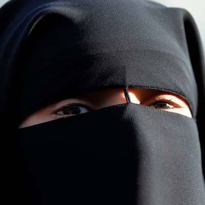 Талибы обязали женщин, обучающихся в колледжах и университетах носить никаб
