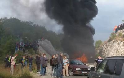 Полицейский спецназ остановил беспорядки в черногорском городе Цетине