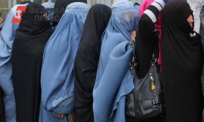 Девушек, получающих образование в Афганистане, обязали носить никабы и сидеть за занавесками