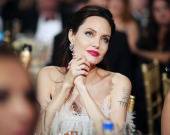 Анджелина Джоли показала первые снимки подросших дочерей