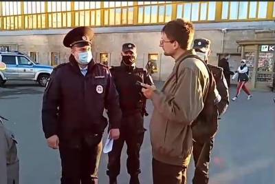 Задержанного кандидата в депутаты Заксобрания Петербурга отпустили