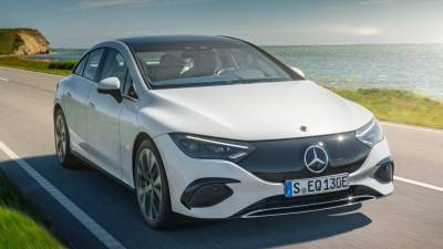 Mercedes-Benz представил новый электрический седан Mercedes-Benz EQE 2022 года