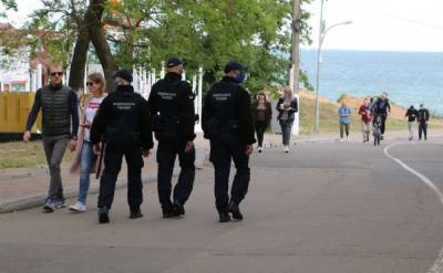 В Одессе нерадивый отец потерял детей на прогулке: "поиски осложнились тем..."