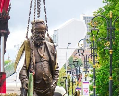 Памятник профессору Преображенскому и Шарику установили в Нижнем Новгороде
