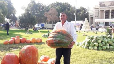 В Душанбе прошел праздник дыни, арбуза, винограда и тыквы