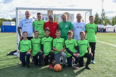 Дмитрий Сычев сыграл в футбол с особыми детьми в Липецкой области
