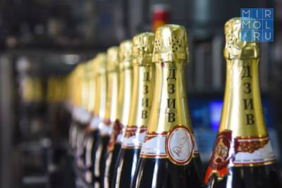Дербентский завод игристых вин в сентябре откроет новую линию по производству шампанского