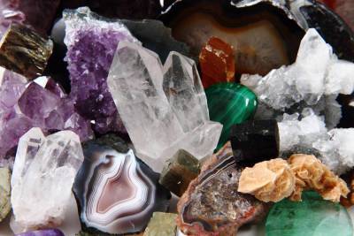 Какие драгоценные и полудрагоценные камни помогут стать богаче?