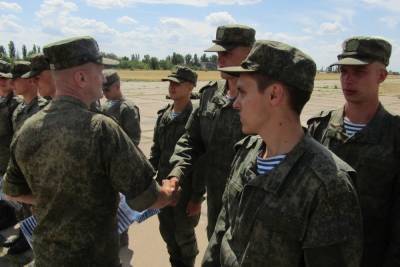 Более 500 жителей Крыма отправились на службу по контракту