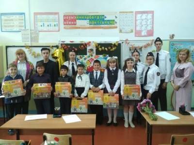 Нижегородские первоклассники получили подарки от «Надежды России» 1 сентября