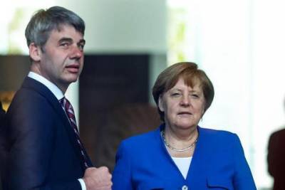 Ангела Меркель - Ян Хеккер - Умер экс-советник Меркель, которого недавно назначили послом Германии в Китае - sharij.net - Китай - Германия