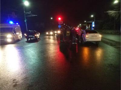 Три человека пострадали в аварии ВАЗ-2111 и Skoda Octavia в Рязани