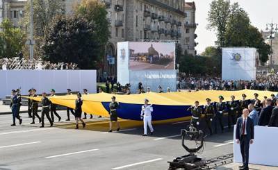 Гордон (Украина): «куска гранита уже нет». В Киеве снесли памятник «в честь дружбы» с Москвой