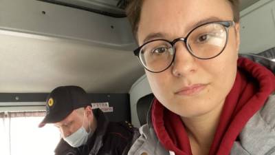 В Мурманске соратницу Навального Виолетту Грудину задержала полиция