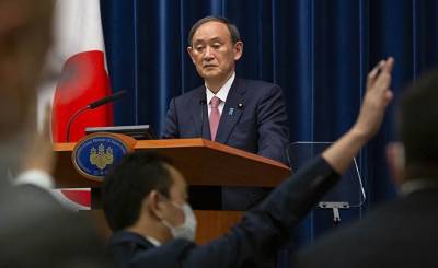 Японцы об уходящем премьере Суге: мертвая внешняя политика с вассальной зависимостью от США (Jiji)