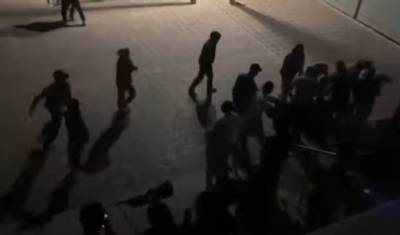 В Тюмени около 20 человек устроили драку у ночного клуба MeKing