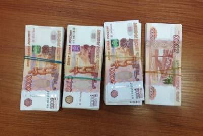 ФСБ задержала полицейского при получении одного миллиона рублей