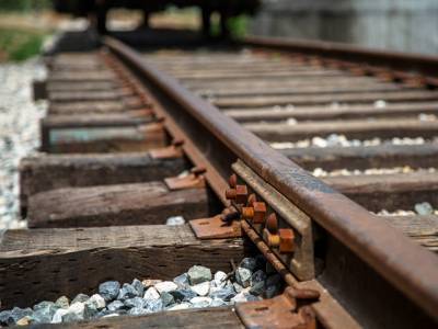 В Челябинске пассажирский поезд сбил женщину