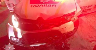 Во Львове пьяный водитель пытался "оторваться" от патрульных: протаранил их авто и ранил троих человек