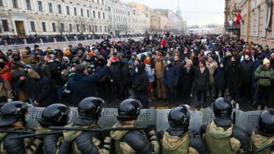 Художник получил 3 года колонии за акцию в поддержку Навального