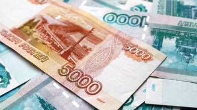 Российские военные начали получать единовременную выплату в 15 тысяч рублей