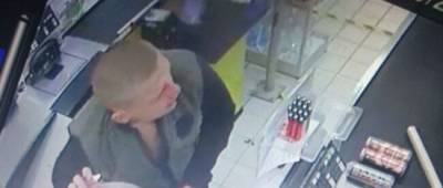 В одесском супермаркете пьяные мужчины напали на кассира