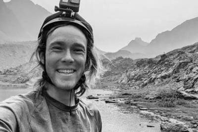 Альпинист решил покорить гору и умер в 200 метрах от вершины из-за отказа легких