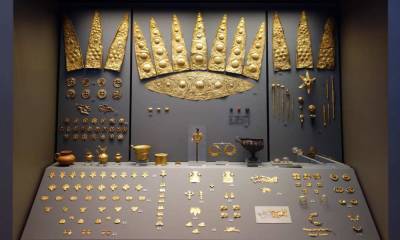 В Дании археологи нашли золотой клад VI века для "спасения Солнца"