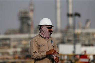 Снижение цен на саудовскую нефть для Азии говорит об опасениях о спросе