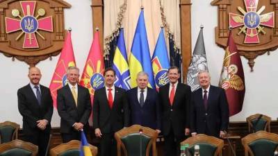 Конгрессмены США провели встречу с министром обороны Украины