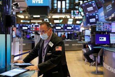 Инвесторы осторожничают, хотя акции взлетели до новых максимумов