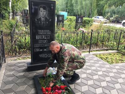 В Липецке росгвардейцы почтили память Героя России Андрея Теперика