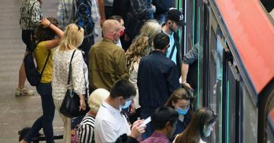 Движение в московском метро восстановили после возгорания поезда