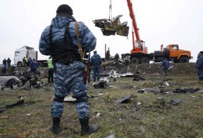 Родственник жертв рейса MH17 обвинил Украину за открытое авиапространство