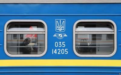 Укрзализныця за лето возобновила пассажирские перевозки на 70% к уровню 2019 года