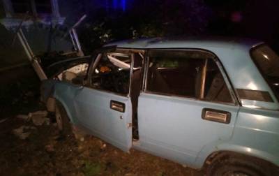 На Буковине водитель упал в колодец после ДТП