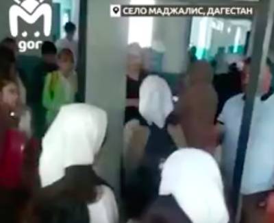 «Талибан» для дагестанской школы: девочек попытались обязать носить платки